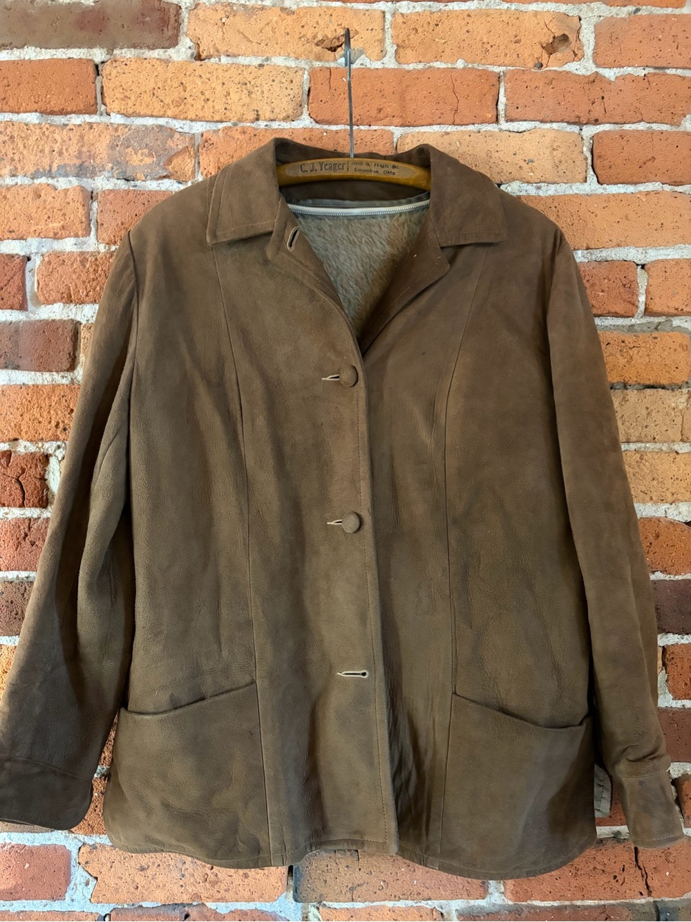 Vintage Brown Suede Button-Front Jacket with Zip-Out Faux Fur Lining - M
